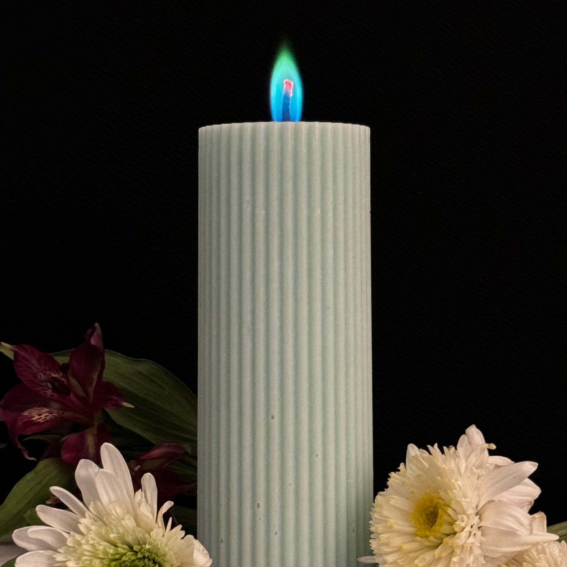 Aurora LUX Ribbed Pillar Candle - Avauré