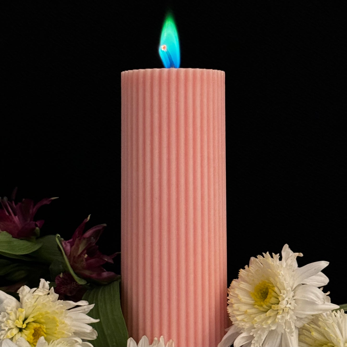 Aurora LUX Ribbed Pillar Candle - Avauré