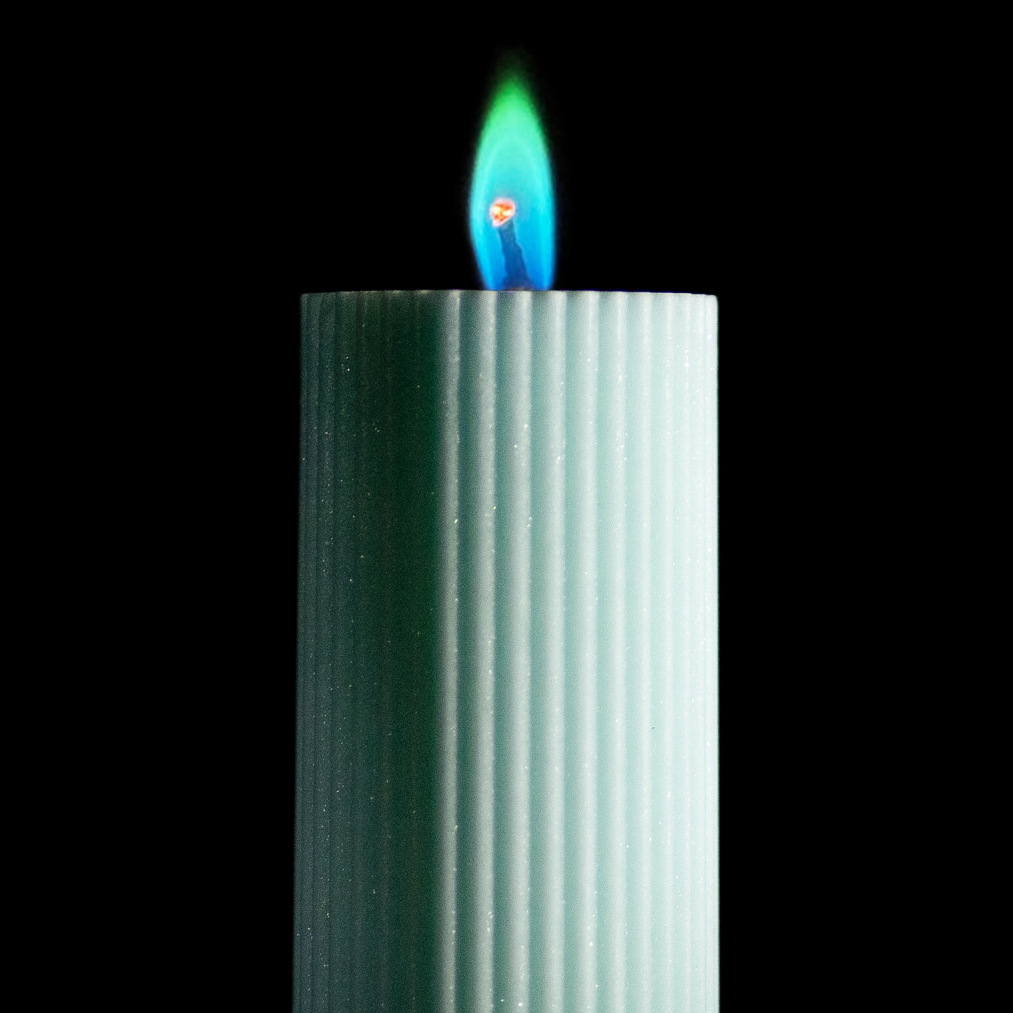 Aurora LUX Ribbed Pillar Candle - Avauré