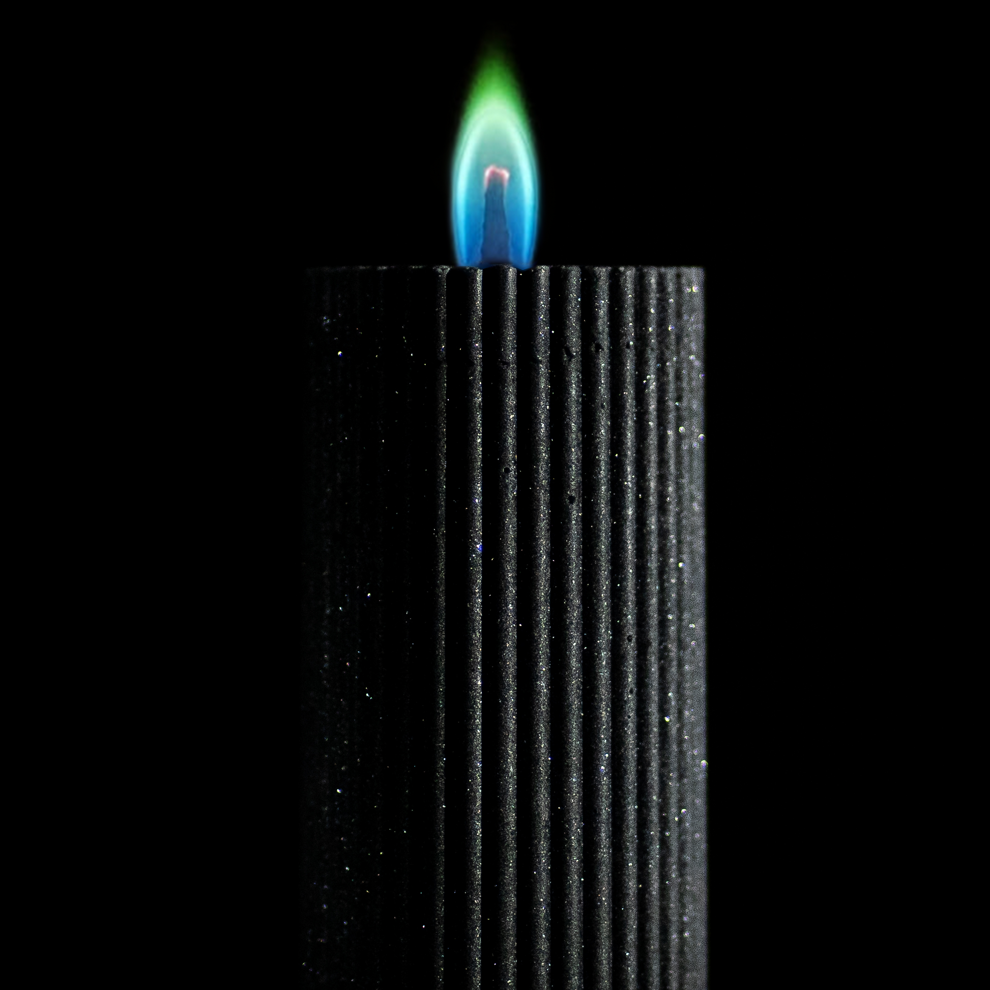 Aurora LUX Ribbed Pillar Candle - Avauré